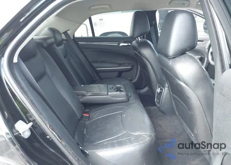 2015 Chrysler 300 Limited z USA, uszkodzony, nr VIN 2C3CCAAG9FH820320